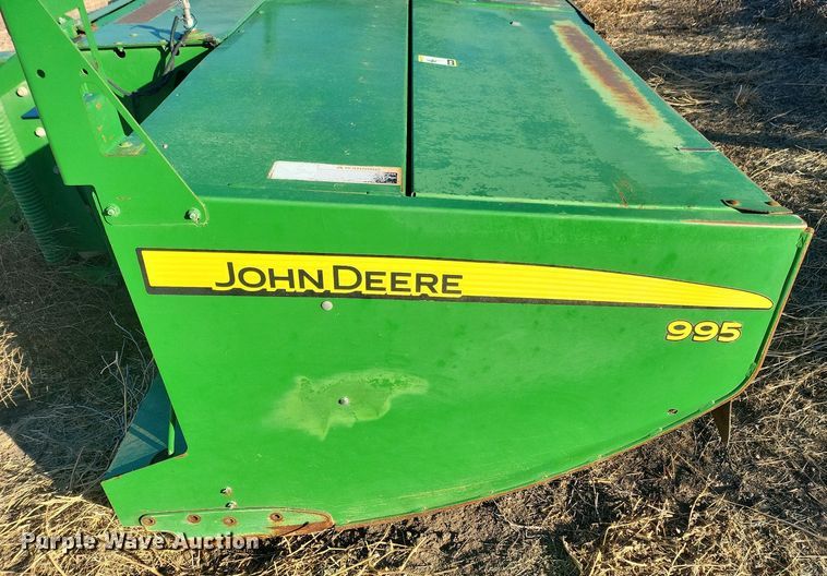 image for item IU9905 2011 John Deere 995  windrower disc head