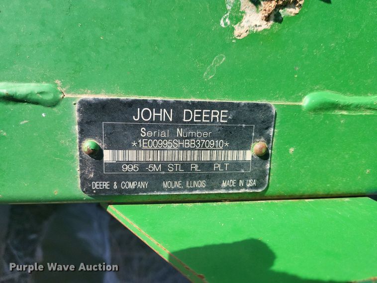 image for item IU9905 2011 John Deere 995  windrower disc head