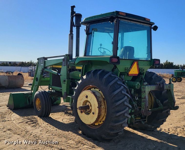 image for item IU9918 1976 John Deere 4630  tractor