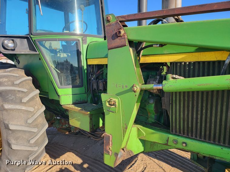 image for item IU9918 1976 John Deere 4630  tractor