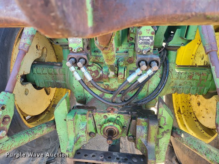 image for item IU9918 1976 John Deere 4630  tractor