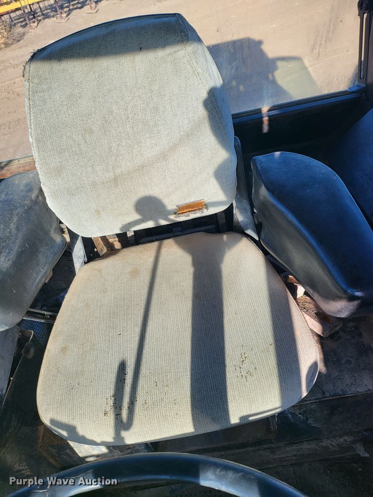 image for item IU9918 1976 John Deere 4630  tractor