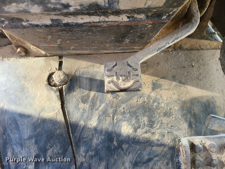 image for item IU9918 1976 John Deere 4630  tractor