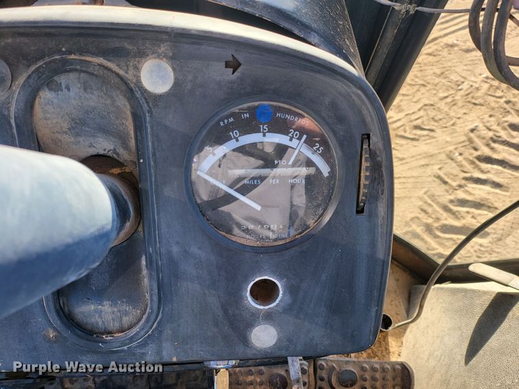 image for item IU9918 1976 John Deere 4630  tractor