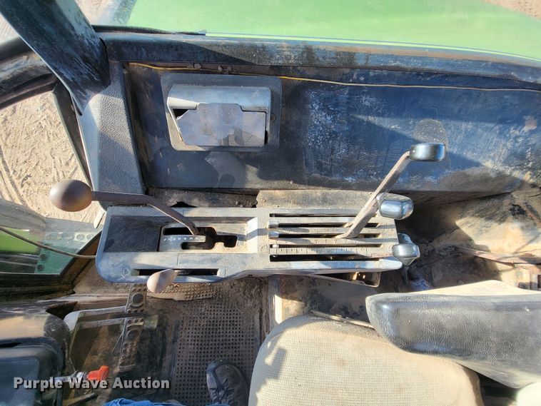 image for item IU9918 1976 John Deere 4630  tractor