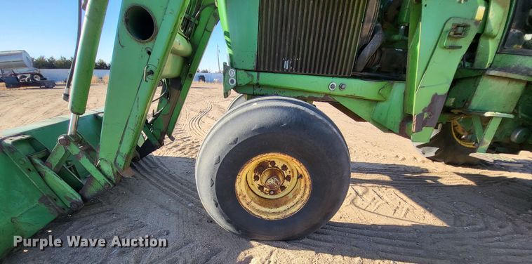 image for item IU9918 1976 John Deere 4630  tractor
