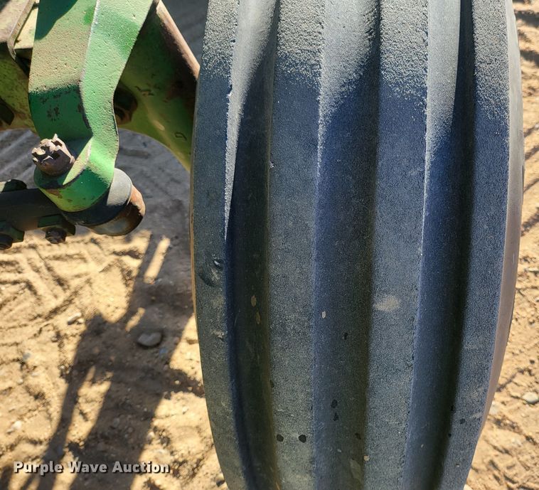 image for item IU9918 1976 John Deere 4630  tractor