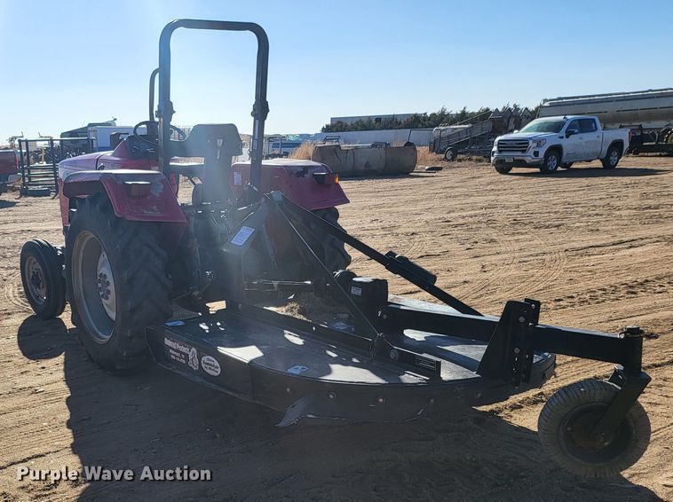 image for item IU9921 2007 Mahindra 3325  tractor