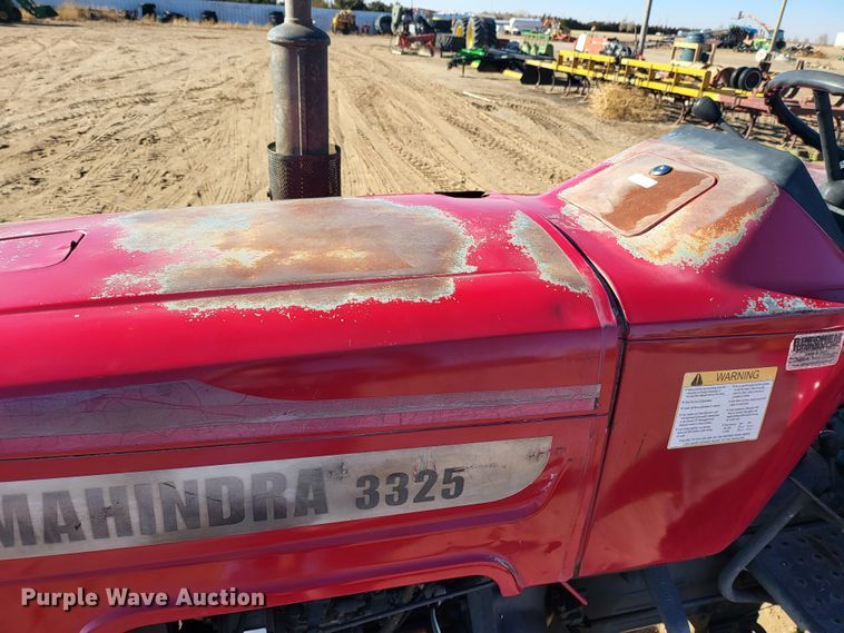 image for item IU9921 2007 Mahindra 3325  tractor