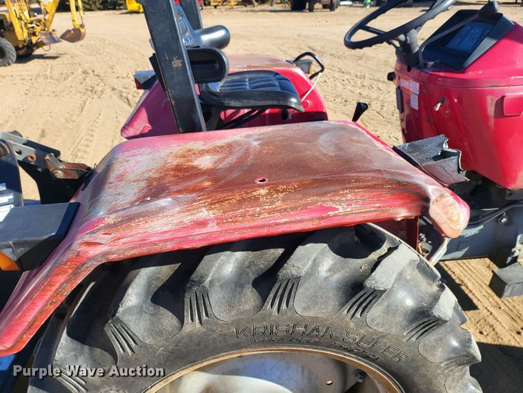 image for item IU9921 2007 Mahindra 3325  tractor