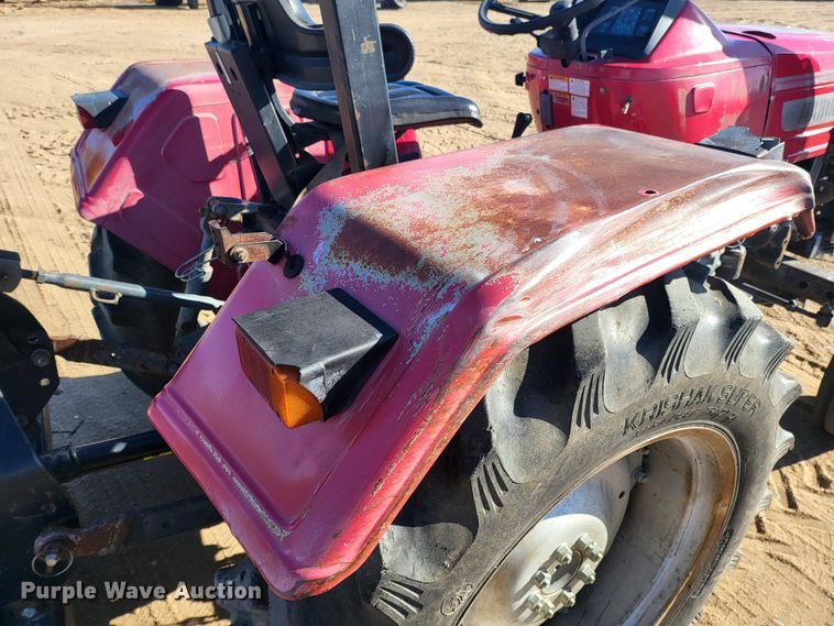 image for item IU9921 2007 Mahindra 3325  tractor