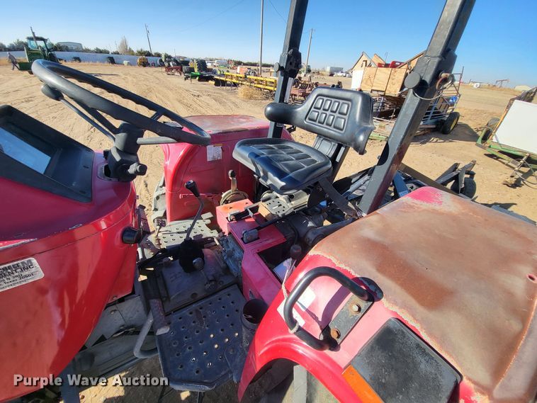 image for item IU9921 2007 Mahindra 3325  tractor