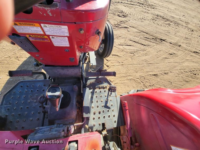 image for item IU9921 2007 Mahindra 3325  tractor