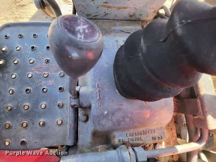 image for item IU9921 2007 Mahindra 3325  tractor