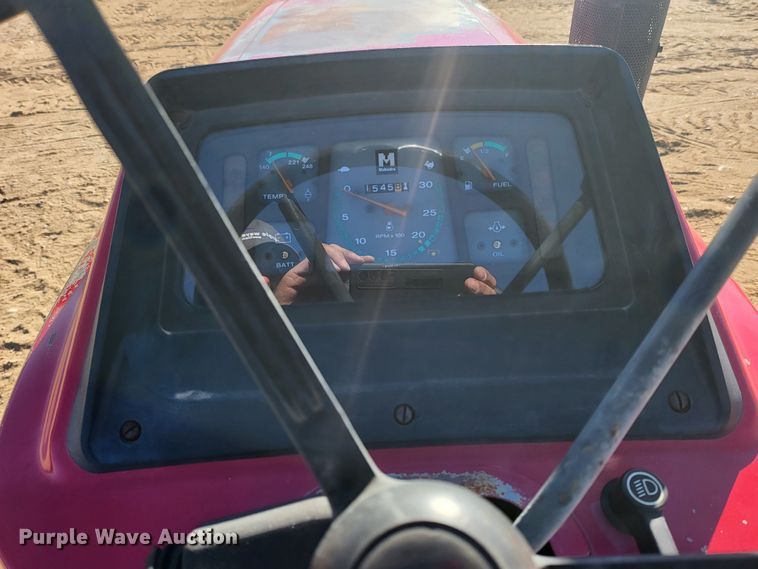 image for item IU9921 2007 Mahindra 3325  tractor