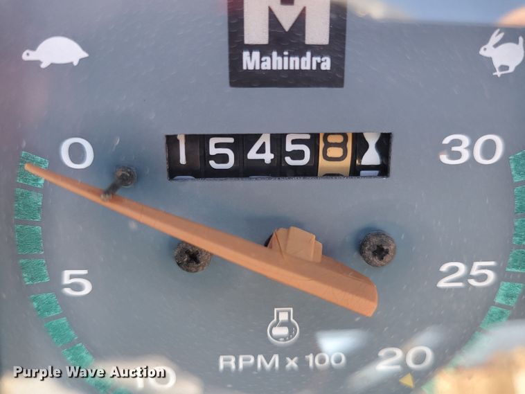 image for item IU9921 2007 Mahindra 3325  tractor