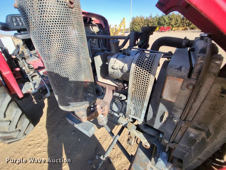 image for item IU9921 2007 Mahindra 3325  tractor