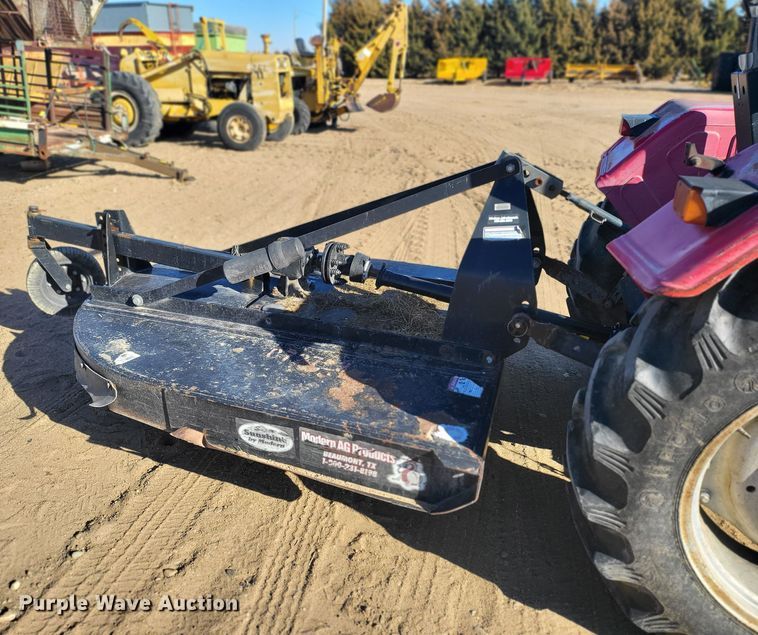 image for item IU9921 2007 Mahindra 3325  tractor