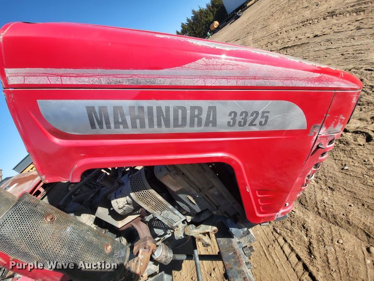 image for item IU9921 2007 Mahindra 3325  tractor