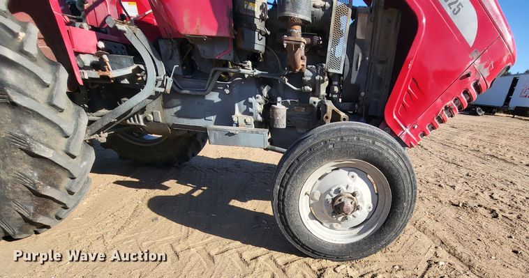 image for item IU9921 2007 Mahindra 3325  tractor