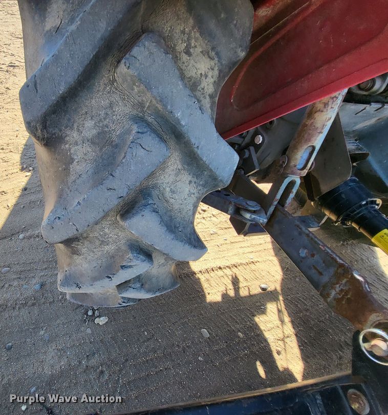 image for item IU9921 2007 Mahindra 3325  tractor