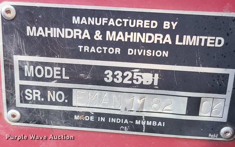 image for item IU9921 2007 Mahindra 3325  tractor