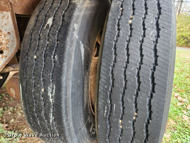 image for item JB9754 2001 Jet  grain trailer