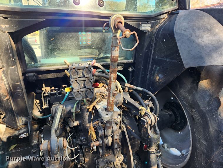 image for item JB9759 1995 White 6105  MFWD tractor