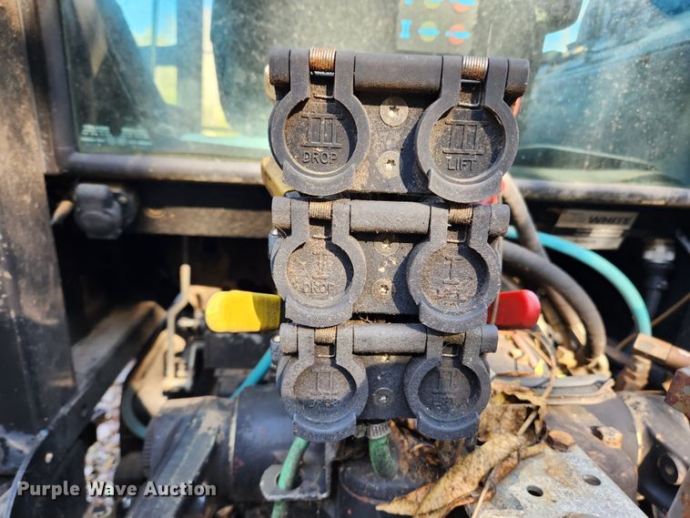 image for item JB9759 1995 White 6105  MFWD tractor