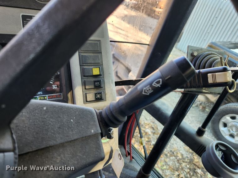 image for item JB9759 1995 White 6105  MFWD tractor