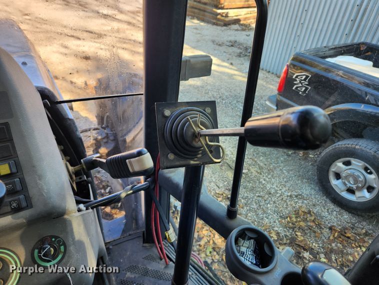 image for item JB9759 1995 White 6105  MFWD tractor