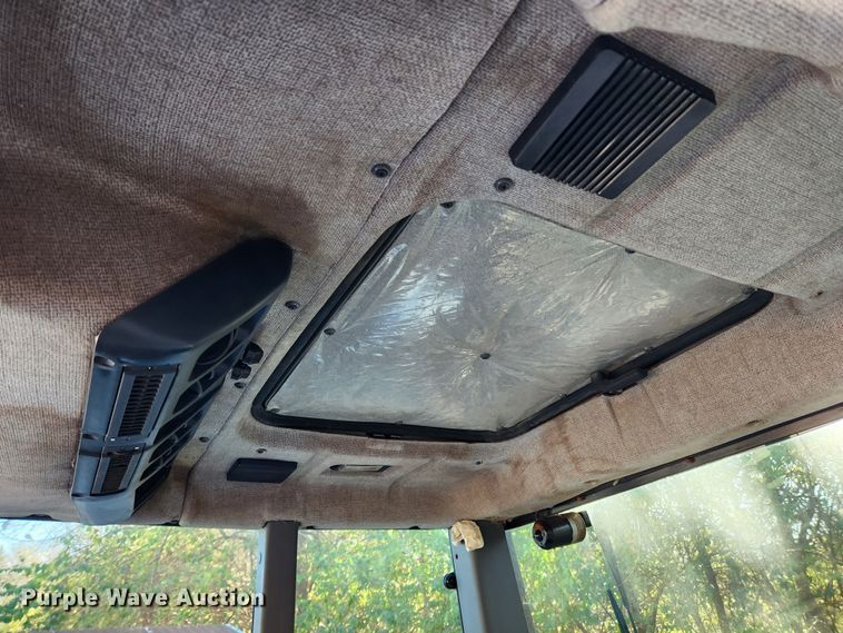 image for item JB9759 1995 White 6105  MFWD tractor