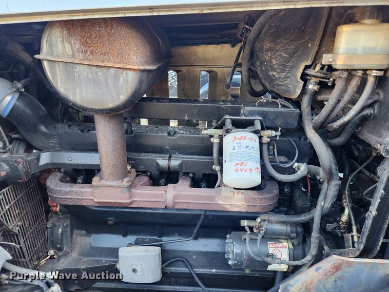 image for item JB9759 1995 White 6105  MFWD tractor