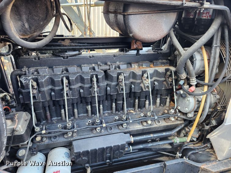 image for item JB9759 1995 White 6105  MFWD tractor