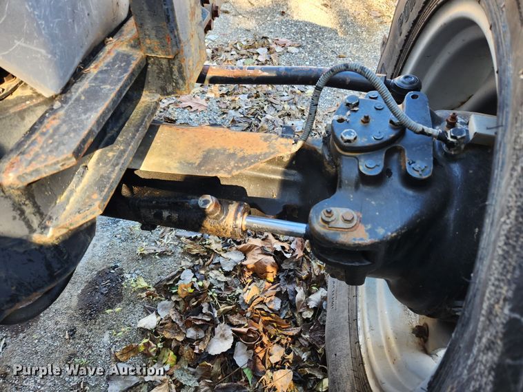 image for item JB9759 1995 White 6105  MFWD tractor