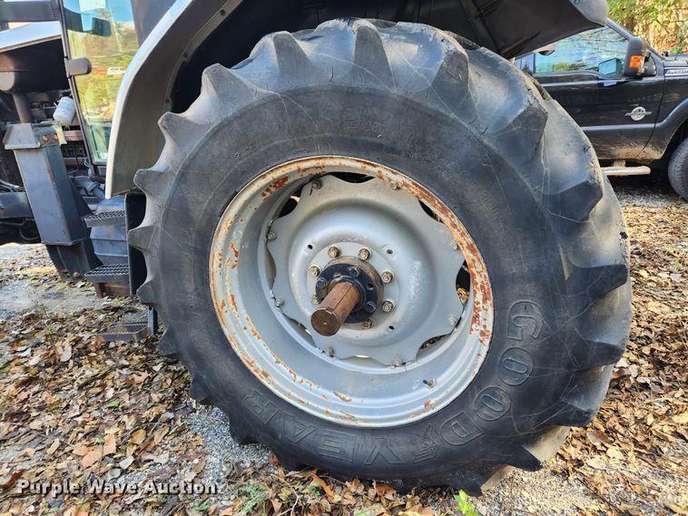 image for item JB9759 1995 White 6105  MFWD tractor