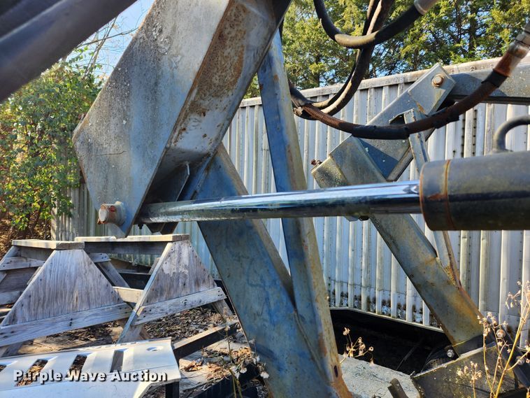 image for item JB9759 1995 White 6105  MFWD tractor