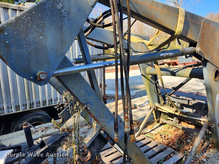 image for item JB9759 1995 White 6105  MFWD tractor