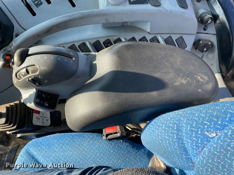 image for item JC9947 2014 New Holland T6.165  MFWD tractor