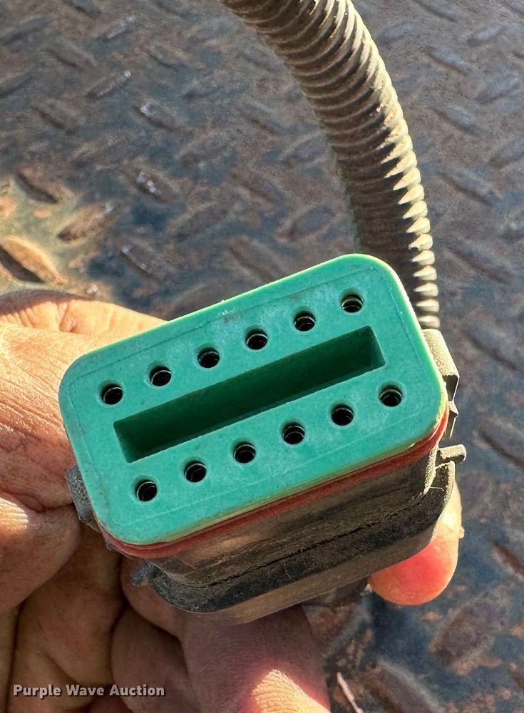 image for item JD9793 John Deere StarFire 3000  GPS receiver