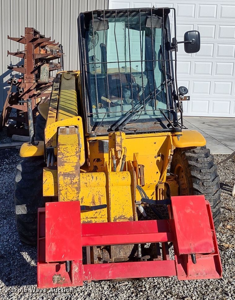 image for item JK9042 1998 JCB 520  telehandler