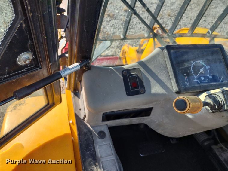 image for item JK9042 1998 JCB 520  telehandler