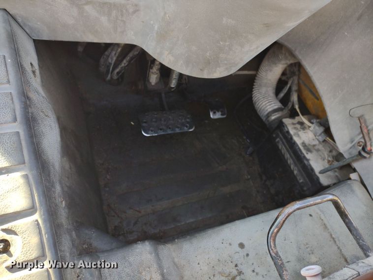 image for item JK9042 1998 JCB 520  telehandler