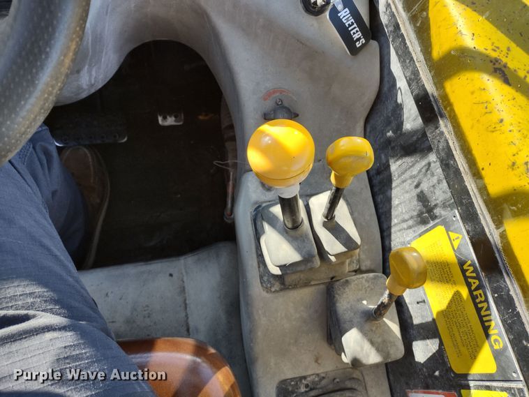 image for item JK9042 1998 JCB 520  telehandler