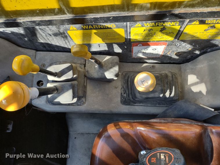 image for item JK9042 1998 JCB 520  telehandler