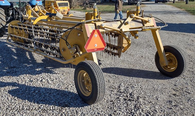 image for item JK9043 Vermeer R2300  hay rake