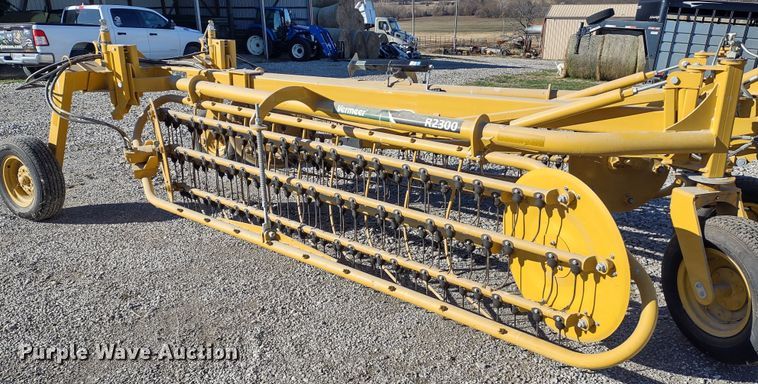 image for item JK9043 Vermeer R2300  hay rake