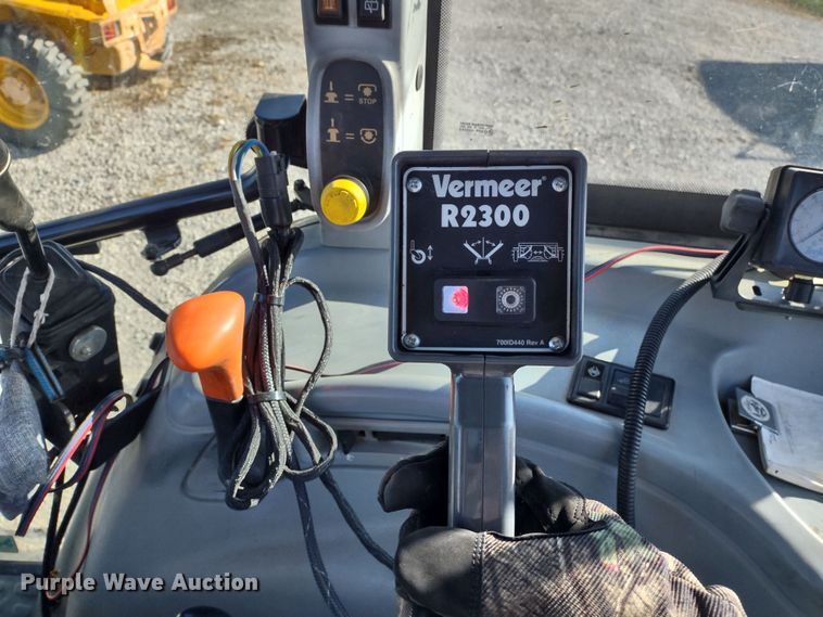 image for item JK9043 Vermeer R2300  hay rake