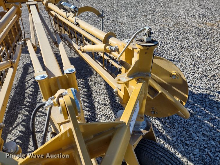 image for item JK9043 Vermeer R2300  hay rake