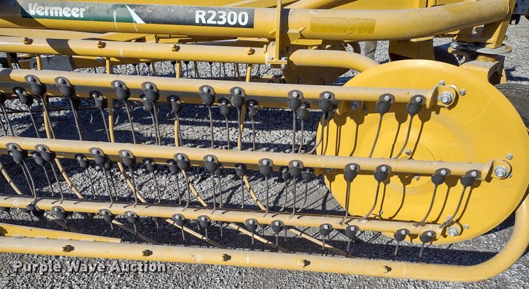 image for item JK9043 Vermeer R2300  hay rake